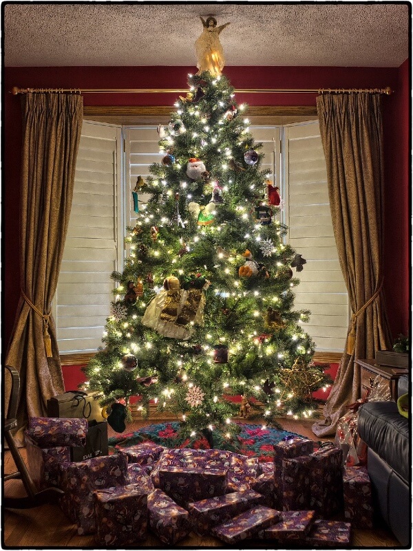 Weihnachtsbaum Unterlage mit Geschenken
